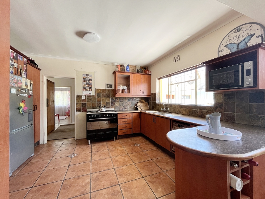To Let 5 Bedroom Property for Rent in Soneike Western Cape